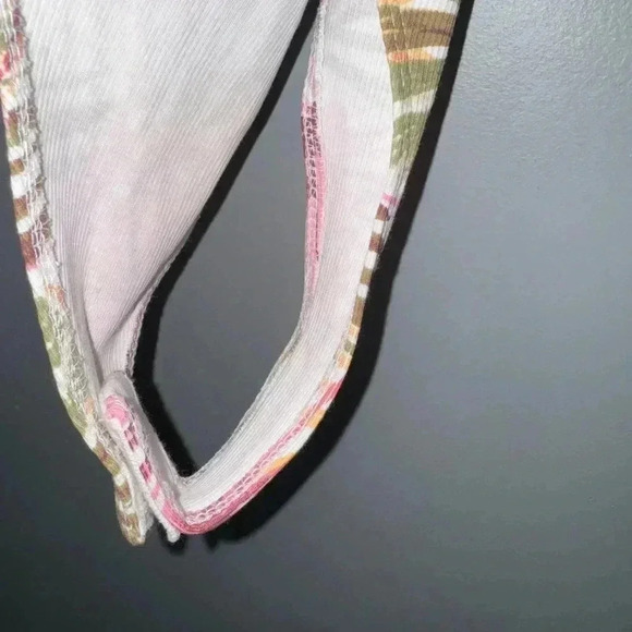 EUC Guess Floral Tropical Stretch Bodysuit One Piece Size Large - Picture 3 of 7